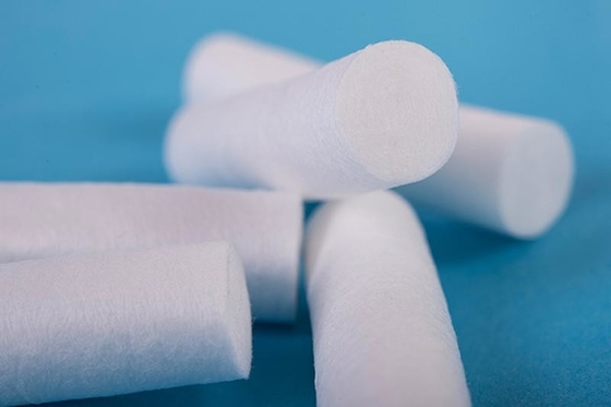 Des rouleaux dentaires en coton à haute absorption à 100% 250 rouleaux stériles blancs pour la bouche